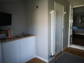 Adorable 1 bedroom annex in Flixton - Image 5