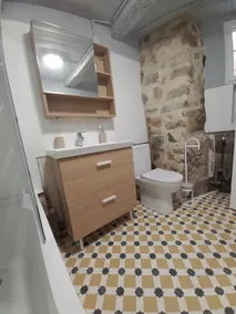 Provencal house in the heart of the village of Figanières - Image 5