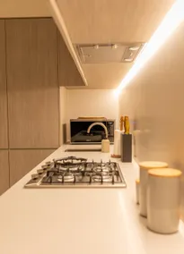 Pure Luxury Modern Apt Heart of CBD Lev 24 - Image 3