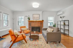 Charming Linden Hills Bungalow Close to Everything - Image 4
