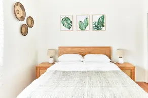 Stylish Apartment Steps From the Beach - Image 4