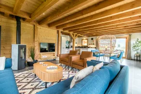 Jacuzzi, pool and breathtaking alpine views - Image 4