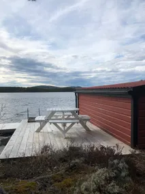 Cabin by the lake - Image 5