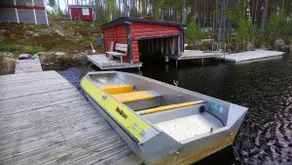 Cabin by the lake - Image 2