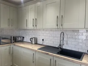 Cozy & unique two bedroom apt in the heart of town - Image 4