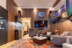 Luxury Apartment by Hi5- The Actor's Den - Image 3