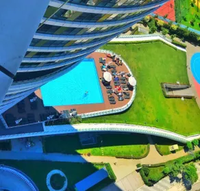In-site residence offering pool, bath and spa facilities - Image 4