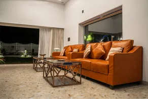 Windsor Home - Image 2