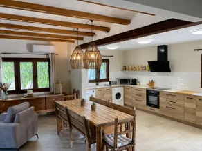 Magnificent villa with pool, sleeps 10 people - Image 3