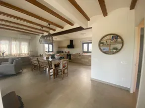 Magnificent villa with pool, sleeps 10 people - Image 4