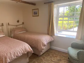 Devon cottage and cabin sleeps 7 - Image 5
