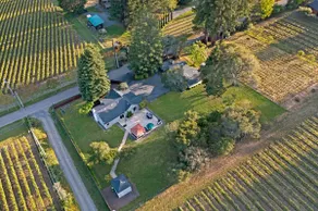 Breathtaking Sonoma Country Vineyard Getaway - Image 2