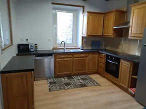 Renovated townhouse in a great location. - Image 2