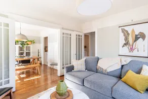 Cozy 2-BR Garden Bungalow w/ Parking and King Bed - Image 3