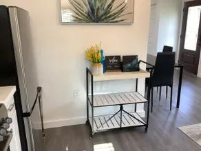 Lux 2 bdrm Suite on huge lot, near Downtown& IAH! - Image 3