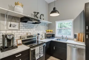 Crown House- Cozy 3BR ☀King Bed☀ Walking Trail - Image 2