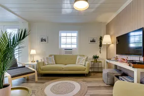 Indoor spa, canal-side, and a short walk to the dock - Image 2