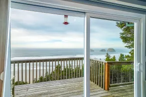 Seagull Suites, Sea Haven oceanfront lodge-C - Image 5