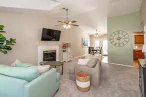 Cottage Circle Home - Image 3