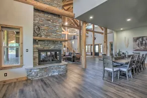 The Lodge · Secluded Lodge with Mountain Views and Hot Tub - Image 5