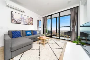 57F Luxury Wall-glass CBD •2B2B• 6pax •Free park - Image 4