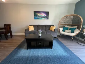 Townhouse, Family Friendly, Near Airport - Image 2