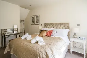 Corner House - Image 3
