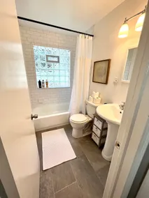 Cozy 1 BD Apt | 5 min to Downtown RO - Image 5