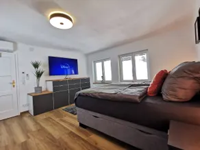 New City Center Piano Apartment with Netflix - Image 3