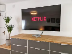 New City Center Piano Apartment with Netflix - Image 5
