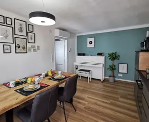 New City Center Piano Apartment with Netflix - Image 2