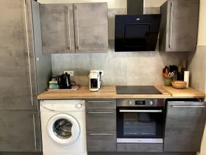 Beautiful apartment with balcony and small patio - Image 2