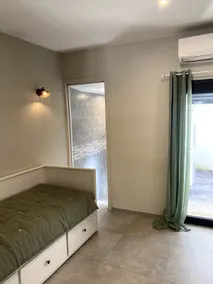 Beautiful apartment with balcony and small patio - Image 3