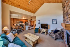 Hideaway Park! Hot tub,Pool,FitnessCtr&FreePrkg - Image 5