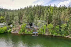 Luxury Lakefront Retreat at Liberty Lake - Image 2