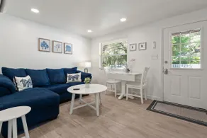 1/1 | Downtown | Cozy Comfort | Updated Apartment - Image 3