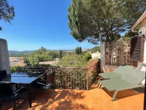 Beautiful sunny villa in a quiet area. - Image 4