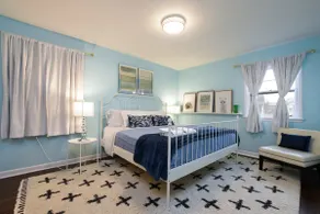 Picture Perfect 3Bed Steps from Train and FLW - Image 2