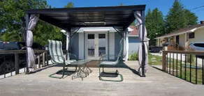 Cheerful 2 bedrooms Waterfront Cottage - Image 3