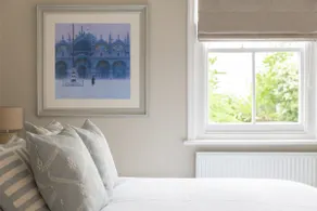 Stylish and homely 1 bed Edwardian Coach House - Image 5