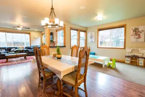 Cheerful Family Friendly Home Near Vancouver Mall - Image 5