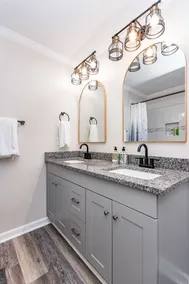 Renovated house close to Dtown Durham w king bed - Image 4