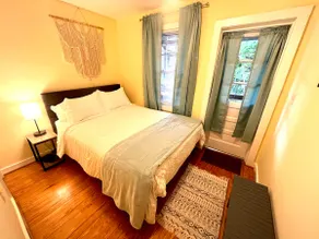 CARYTOWN CHARMER / Cute Luxury Condo - Image 3