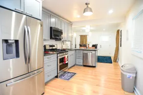 Spacious home w/ King bed near top ATL attractions - Image 3