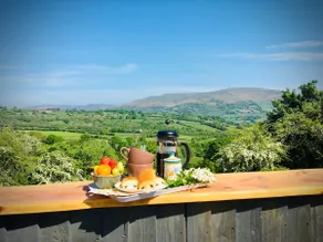 The Bothy: Cosy Cottage with Amazing Mountain View - Image 3