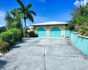 Five Bedroom Home with the Ultimate View - Image 3