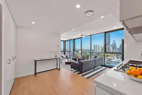 2 BR Brisbane Sky Home. City, Bridge & River Views - Image 4