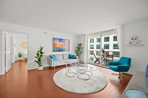 King Size Suite With Free Parking - Image 4