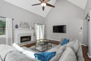 Modern Luxury-South Tulsa-Newly Furnished - Image 3