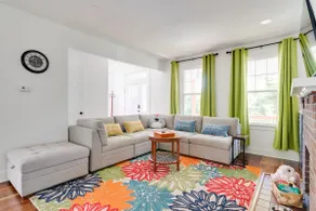 Single family‼️Fenced/ 3TV/3 mins to I-64 & I-95 - Image 2